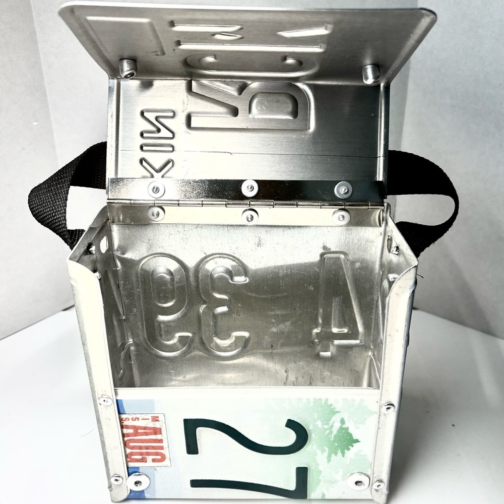 License Plate Purse - Picture 8 of 13